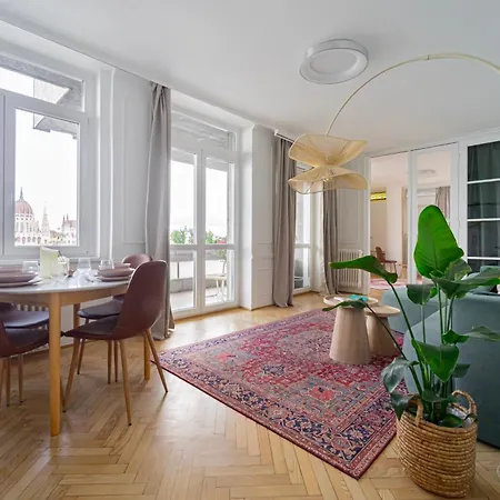 Breathtaking Panorama View 3br Balcony *