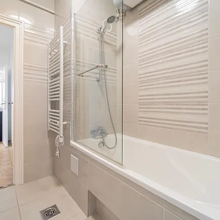 Breathtaking Panorama View 3br Balcony