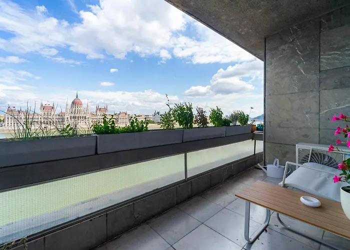 Breathtaking Panorama View 3br Balcony Apartmán