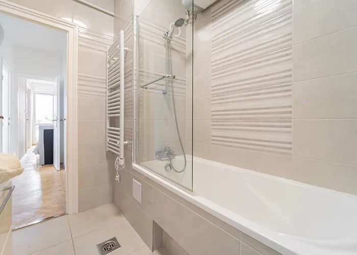 Breathtaking Panorama View 3br Balcony